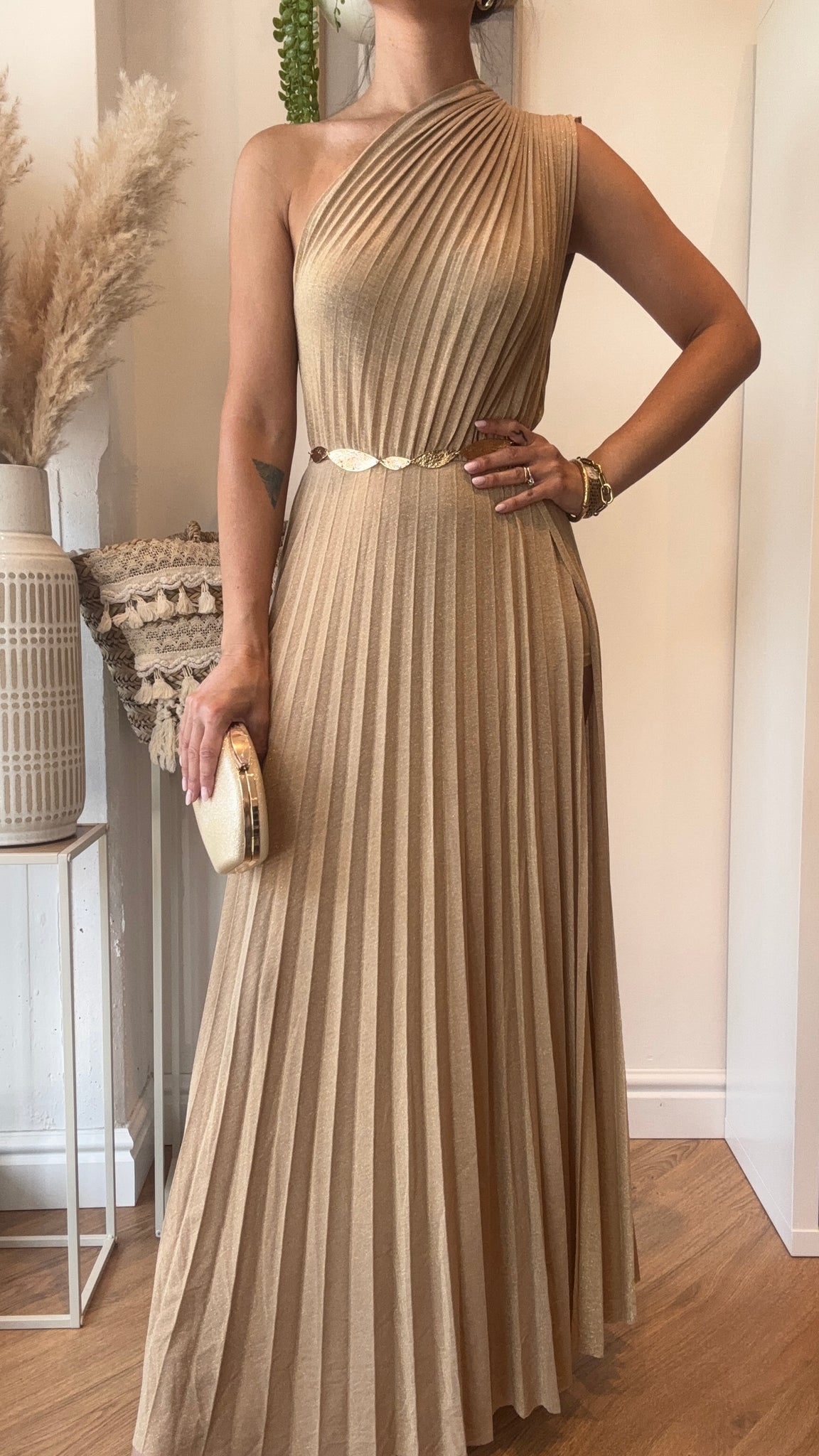 One shoulder dress