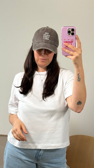 Cappellino GOOD VIBES ( grigio chiaro )